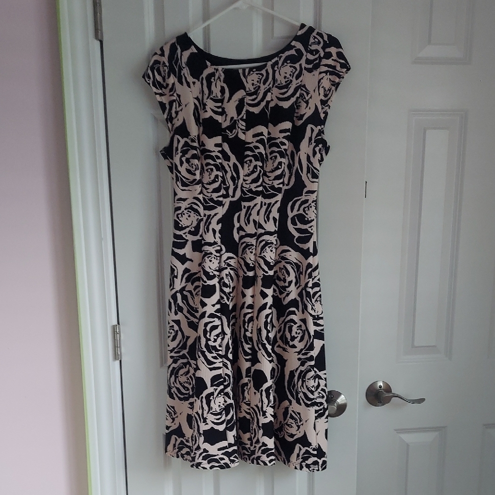 Elle Black and Cream Rose Midi Dress